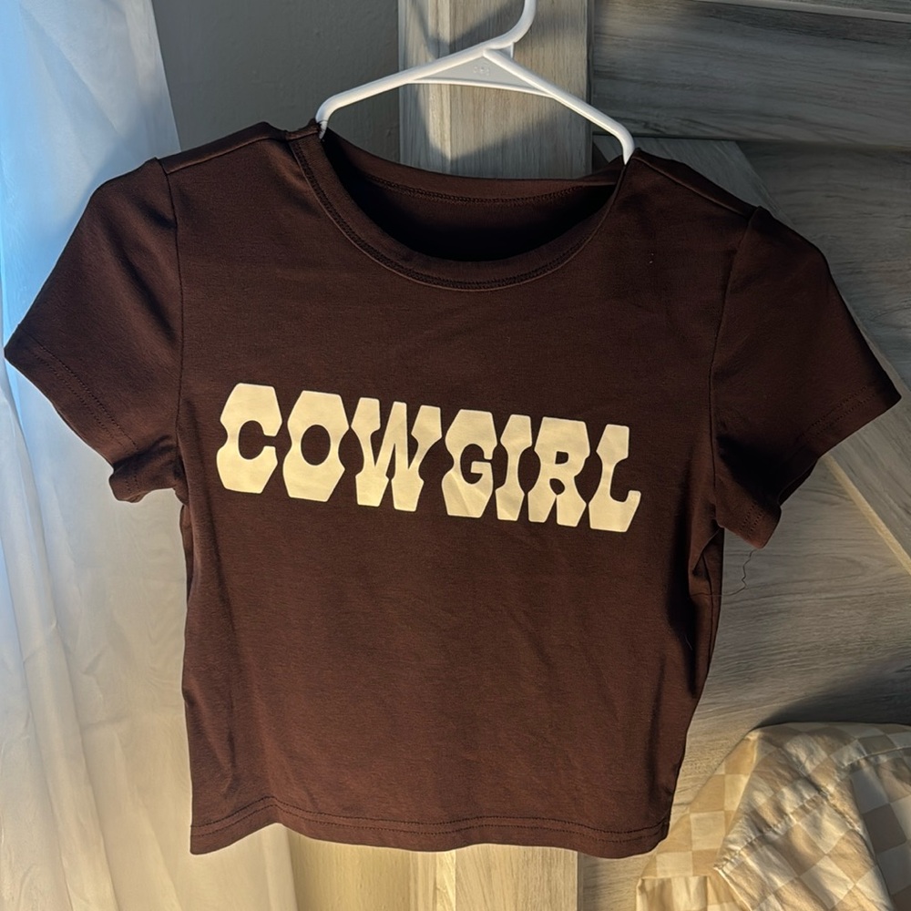 ✨🤍 SIZE SMALL COFFEE COWGIRL CROP TOP SHIRT WORN ONCE